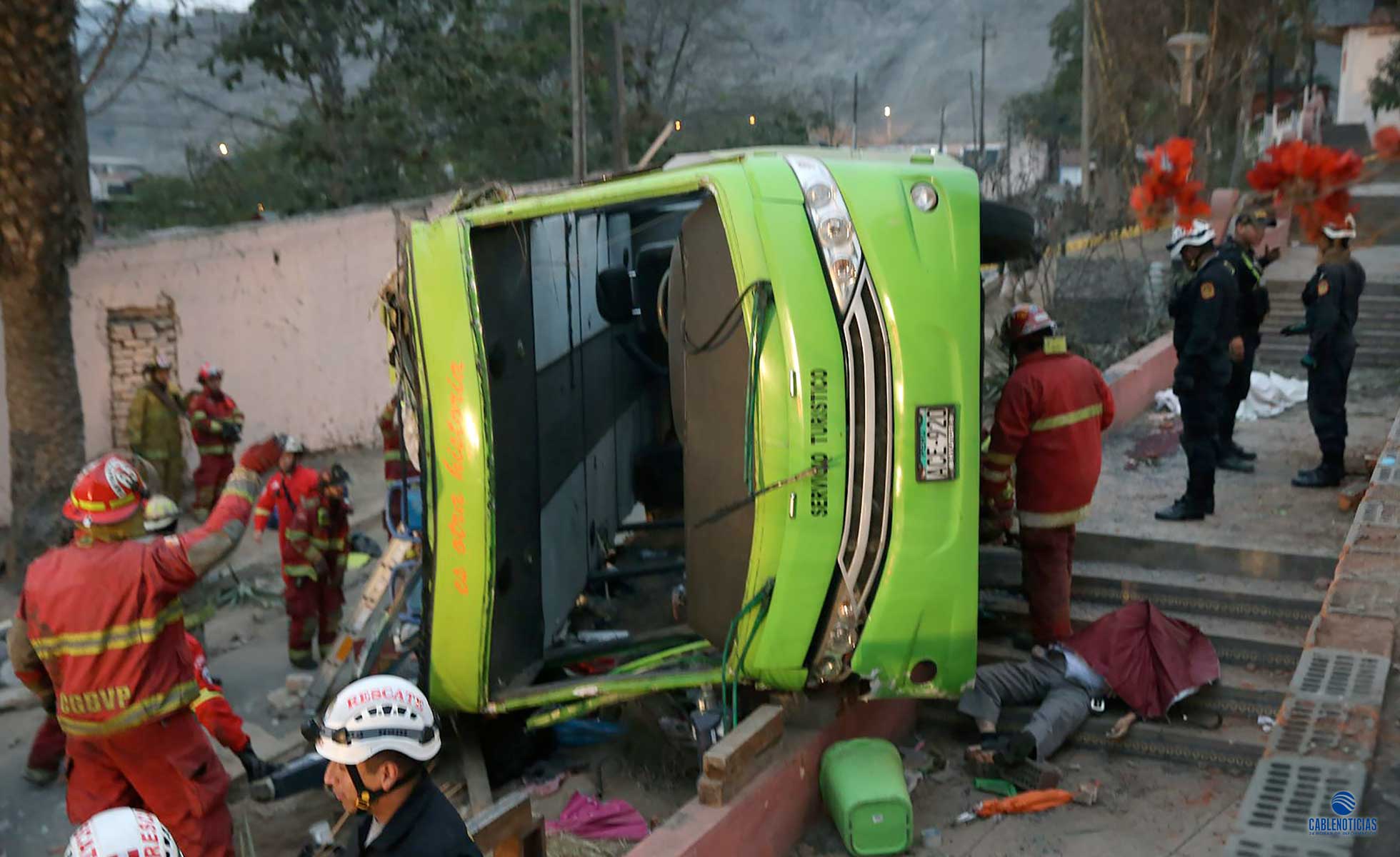 1063015Accidente-Bus-Lima-Peru-EFE