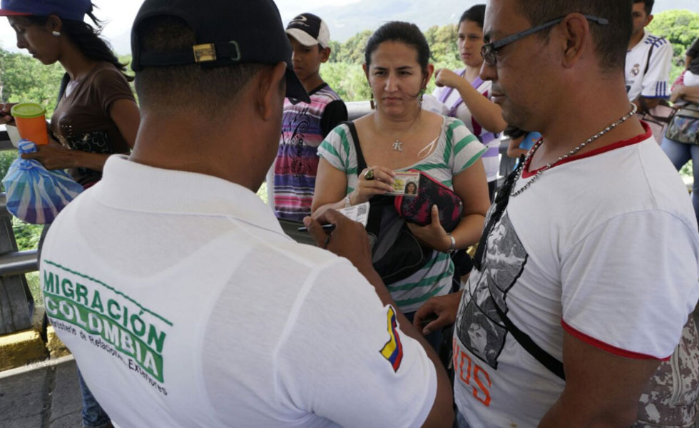 1104625Migracion-Colombia-Frontera-Registro