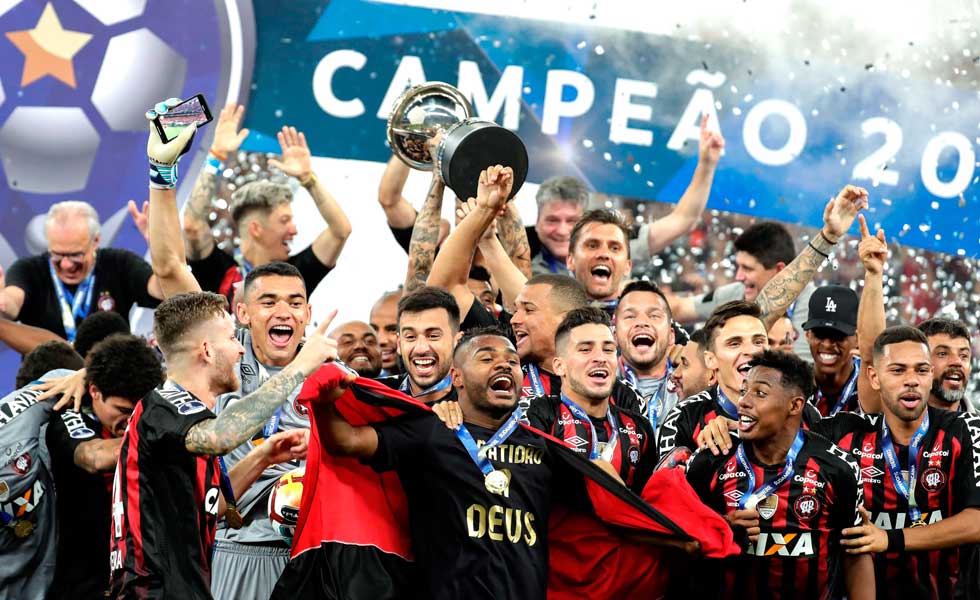 1365234Paranaense-Campeones-Sudamericana-EFE