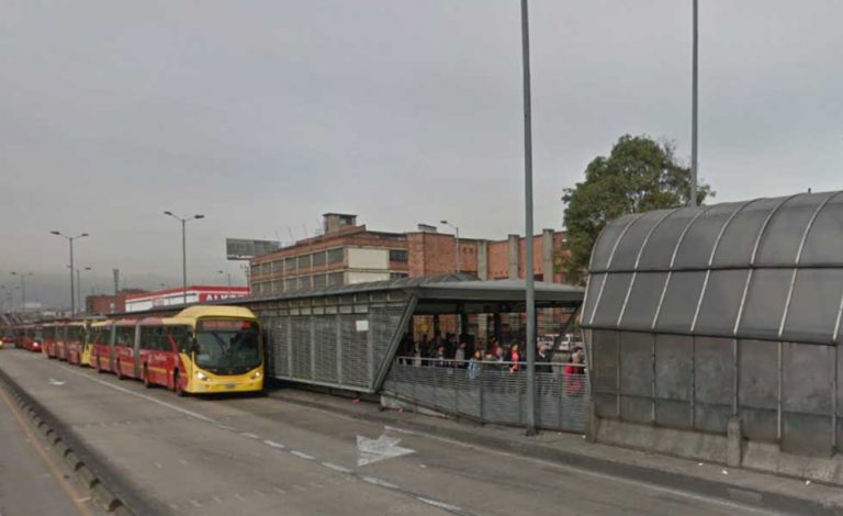 Mujer murió tras ser arrollada por bus de Transmilenio en