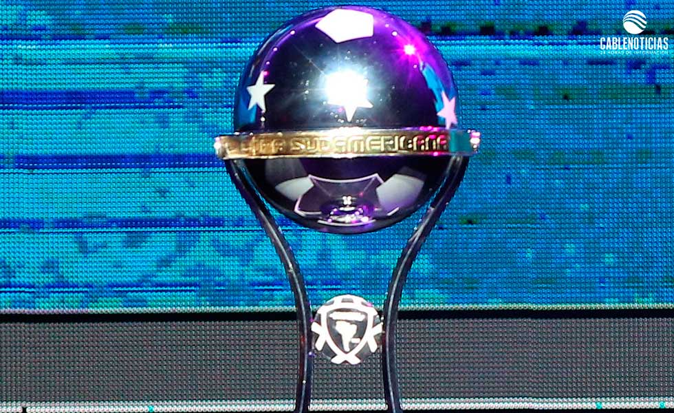 20195033Trofeo-Copa-Sudamericana-2-Efe