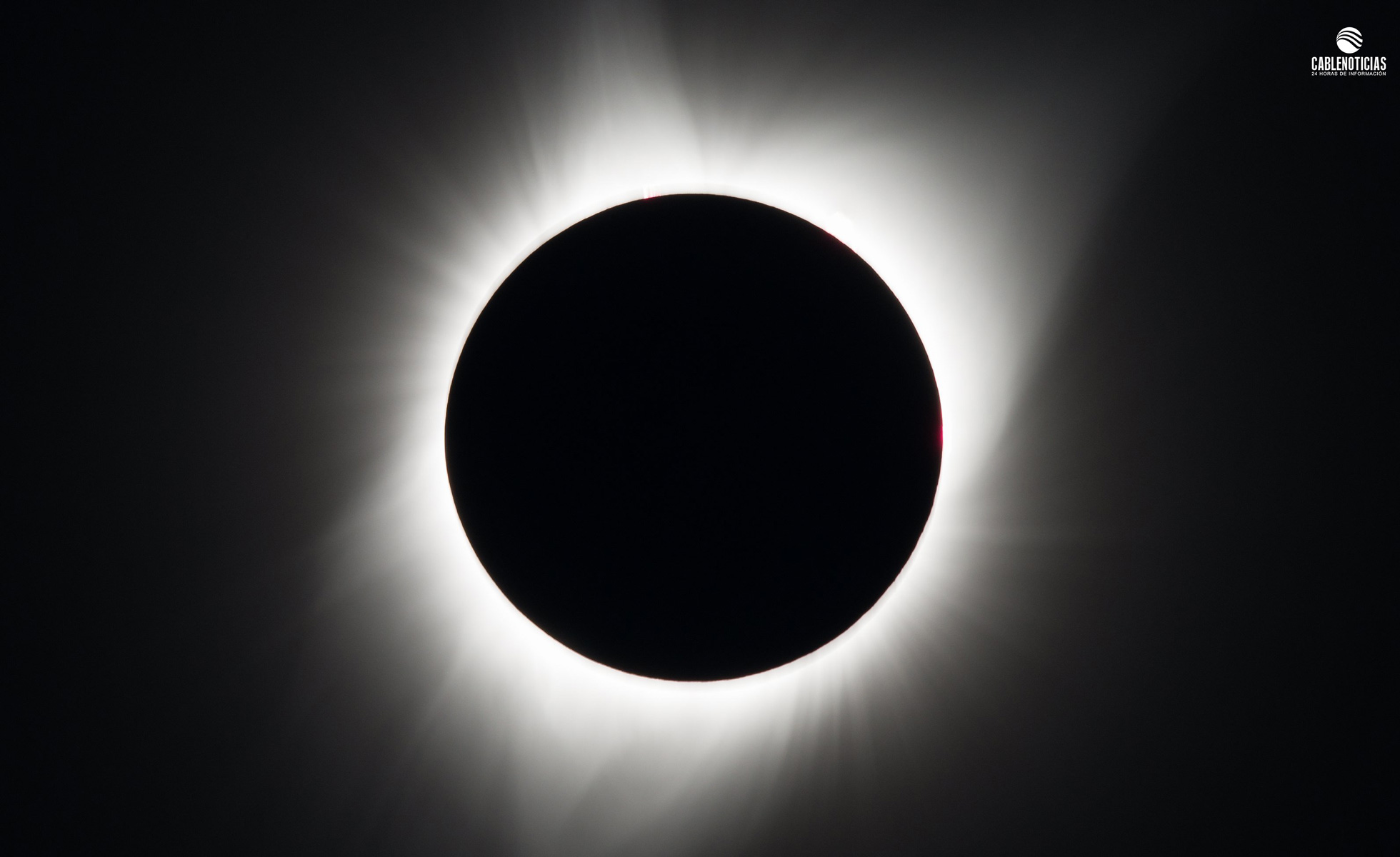 2118408Eclipse-Total-Sol-Efe