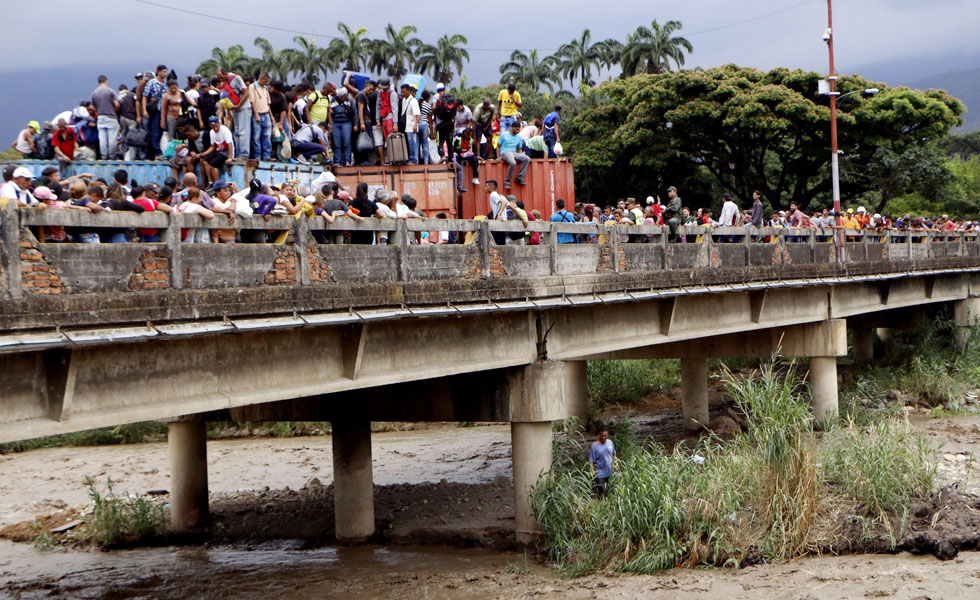 217712Venezolano-Puente-Simon-Bolivar-Efe