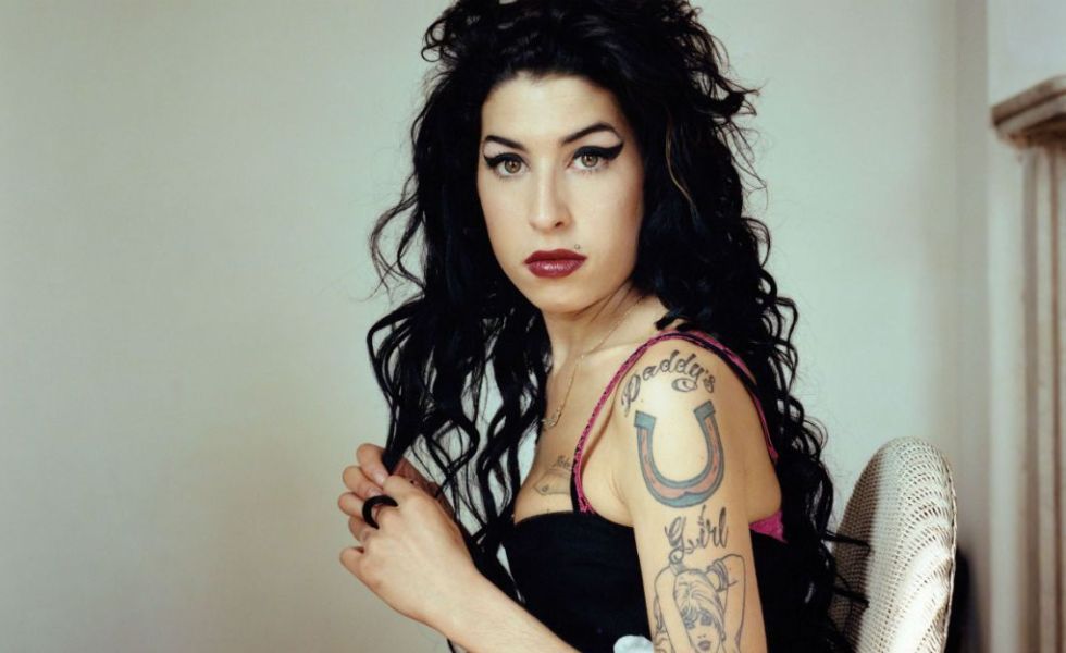 22113346Amy-Winehouse-Cantante