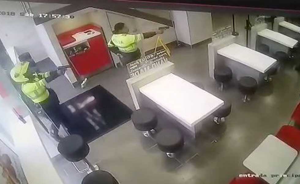 23161446Patrulleras-KFC-Robo