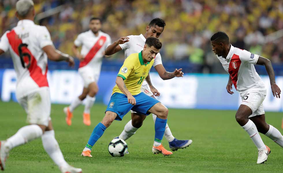 23165119Jugadores-Peru-Brasil-Efe