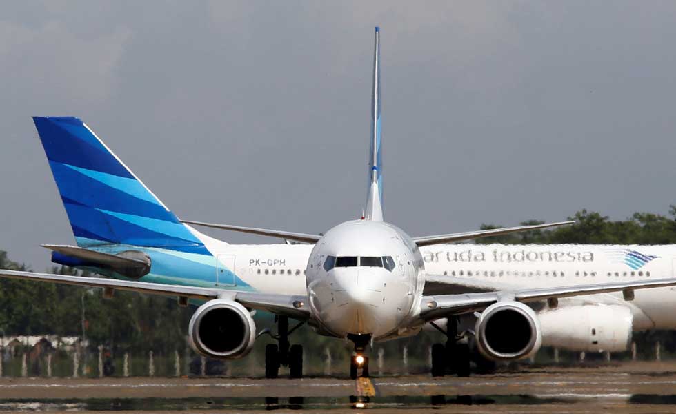 2617432Avion-Boeing-737-Garuda-Efe