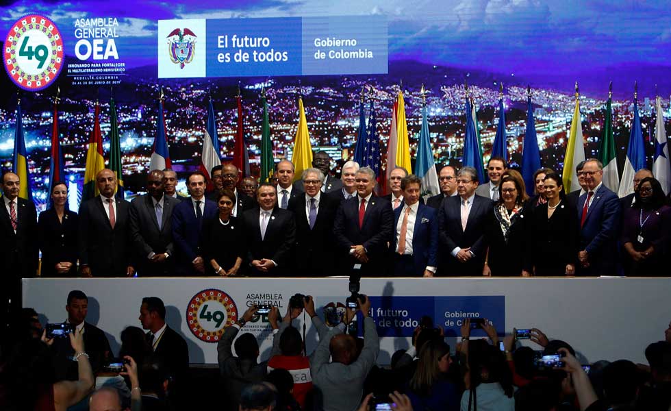 27141814Delegados-OEA-Asamblea-Medellin-Duque-EFE