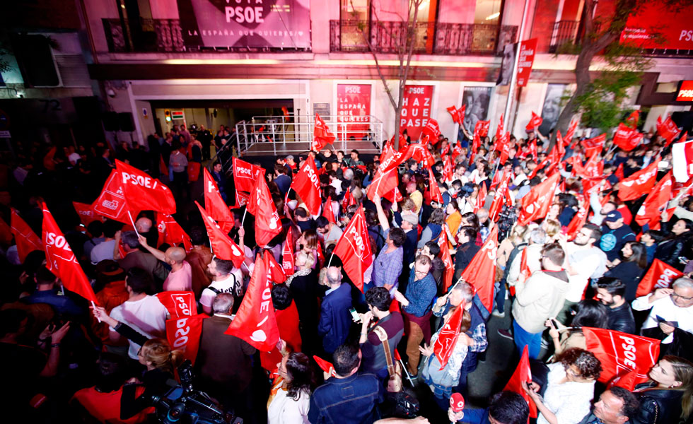 28162359Seguidores-Partido-PSOE-Espana-EFE