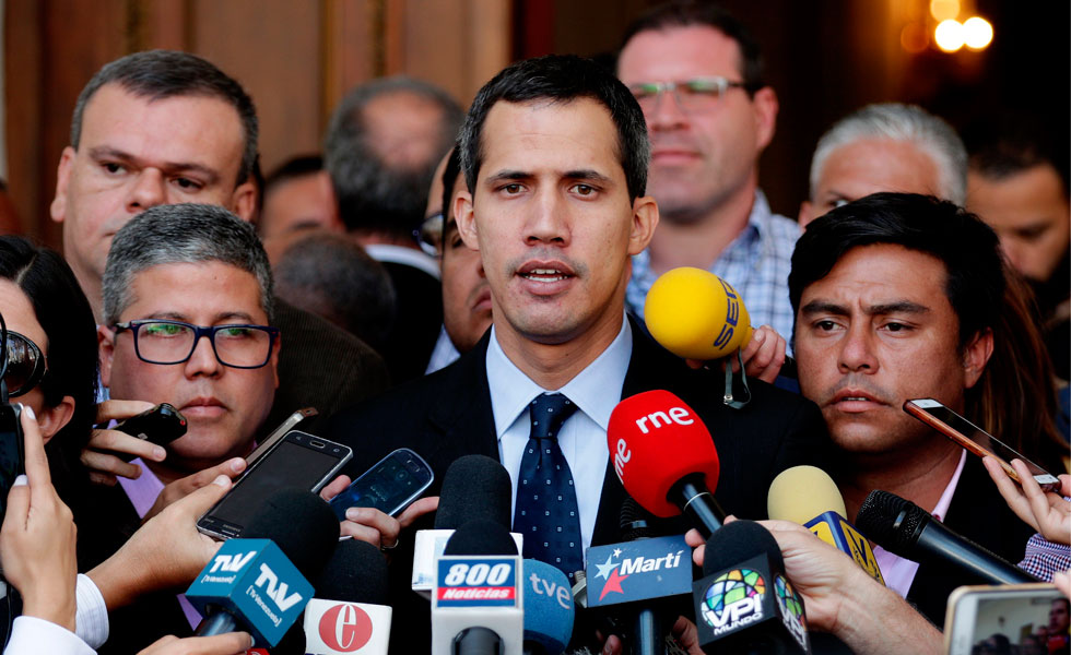 29122149Guaido-Interiro-Presidente-Venezuela-efe