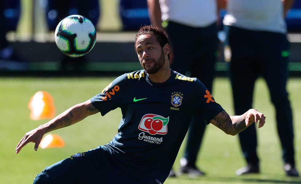 297242Neymar-Entrenamiento-Brasil-eFE