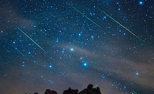 3011435Lluvia-Meteoritos-Cielo