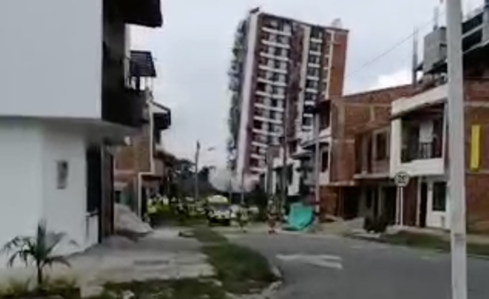 310258Derrumbe-Edificio-Altos-Laguna