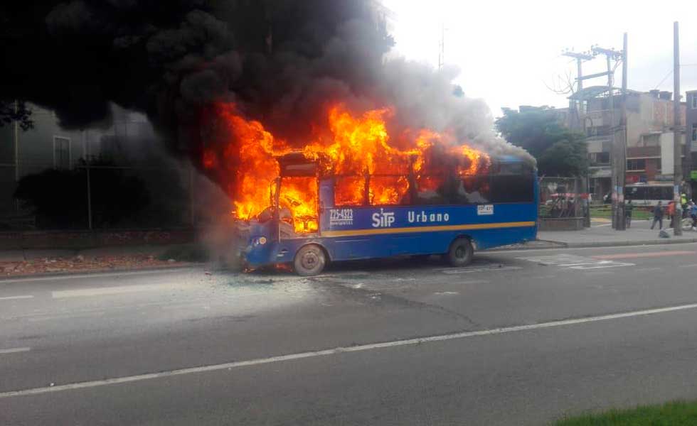 31102213Incendio-Bus-SITP-Bogota