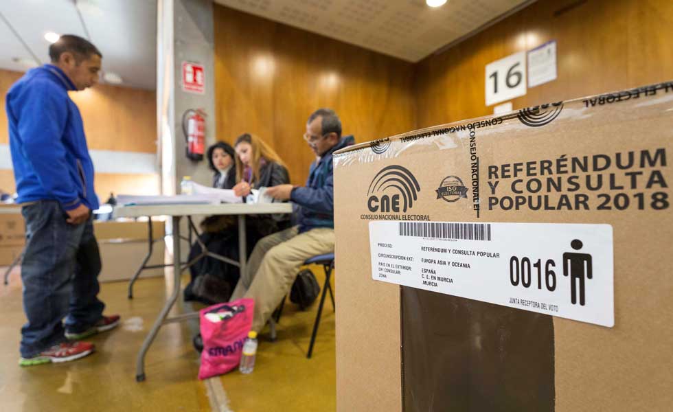 4101141Elecciones-Consulta-Ecuador-Efe
