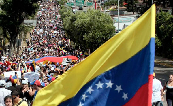 514910Venezuela-Bandera-Marcha-Opositores