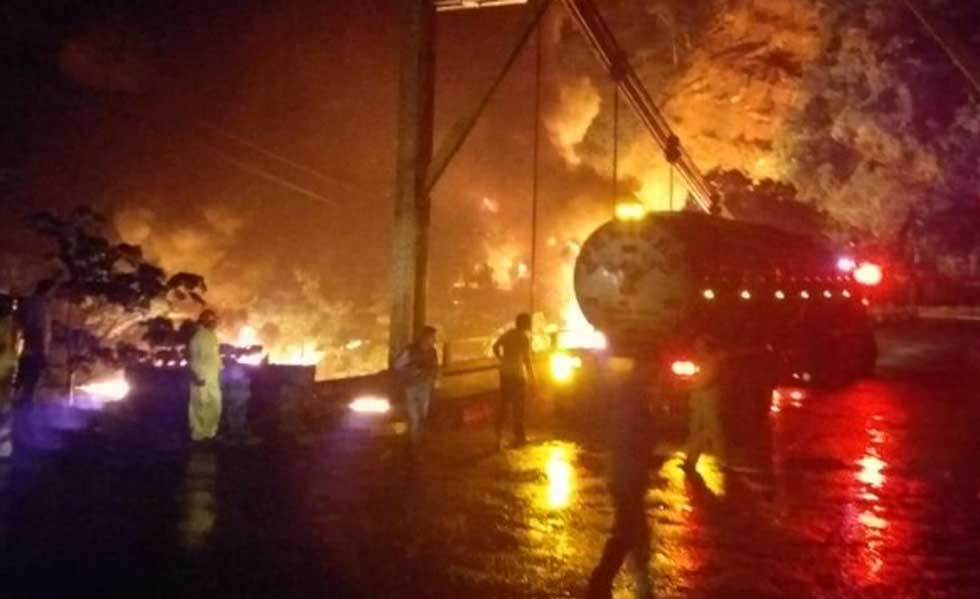 68473Incendio-Tractocamion-Cabuya-Yopal