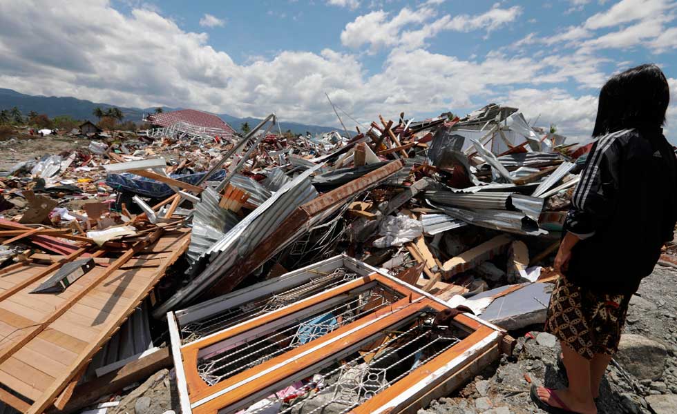 96419Tsunami-Escombros-Indonesia-EFE