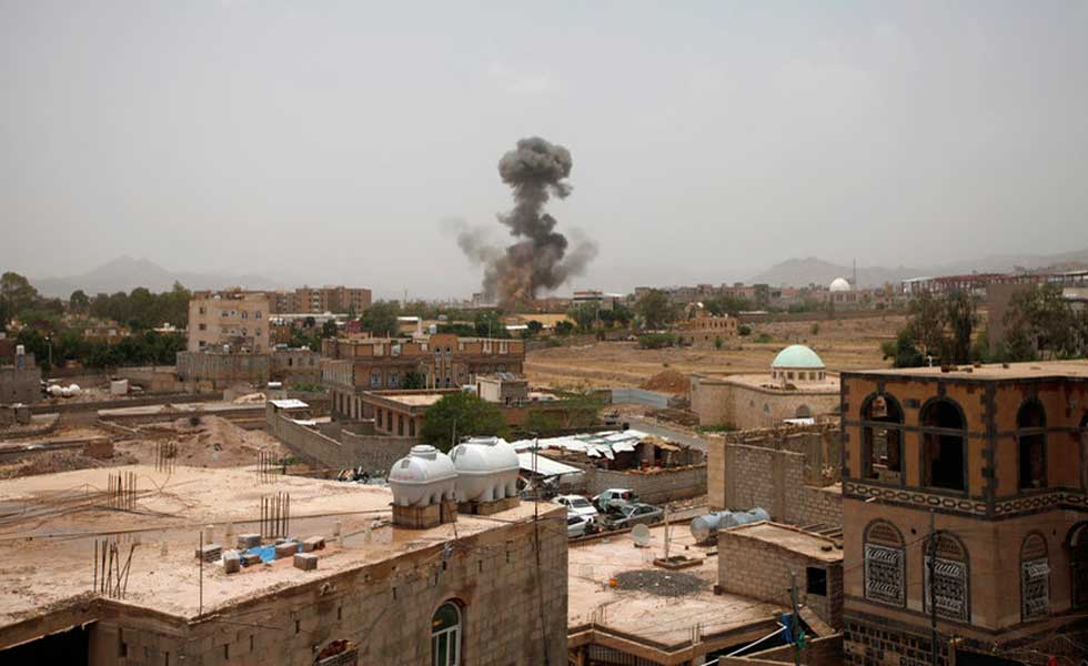 964537Explosion-Humo-Yemen-Reuters