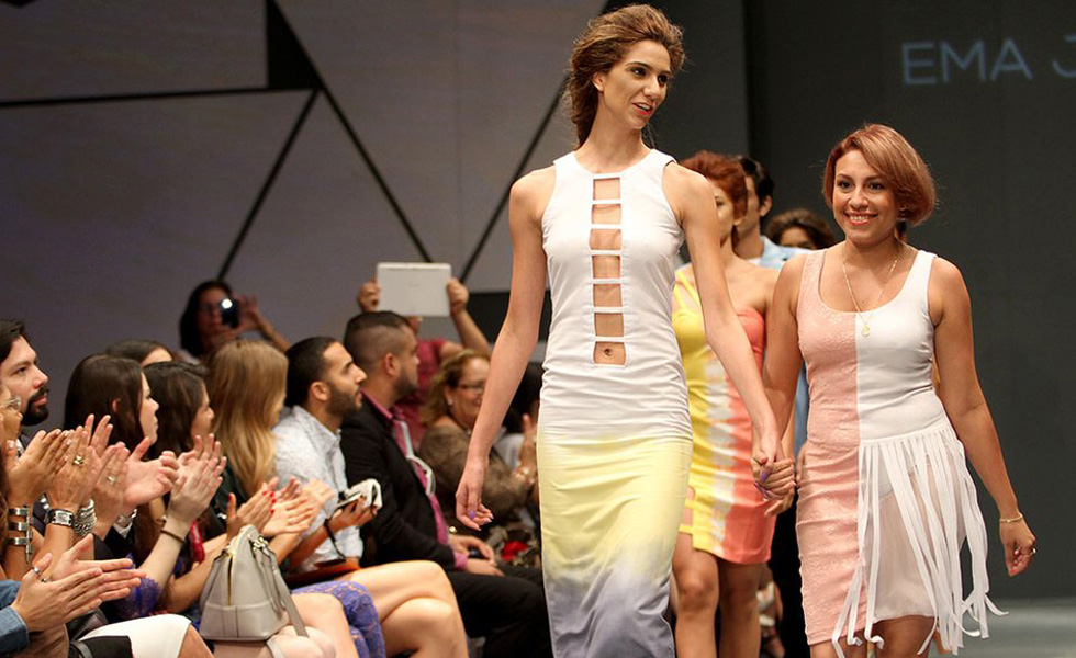 7203247Pasarela-Moda-Ropa