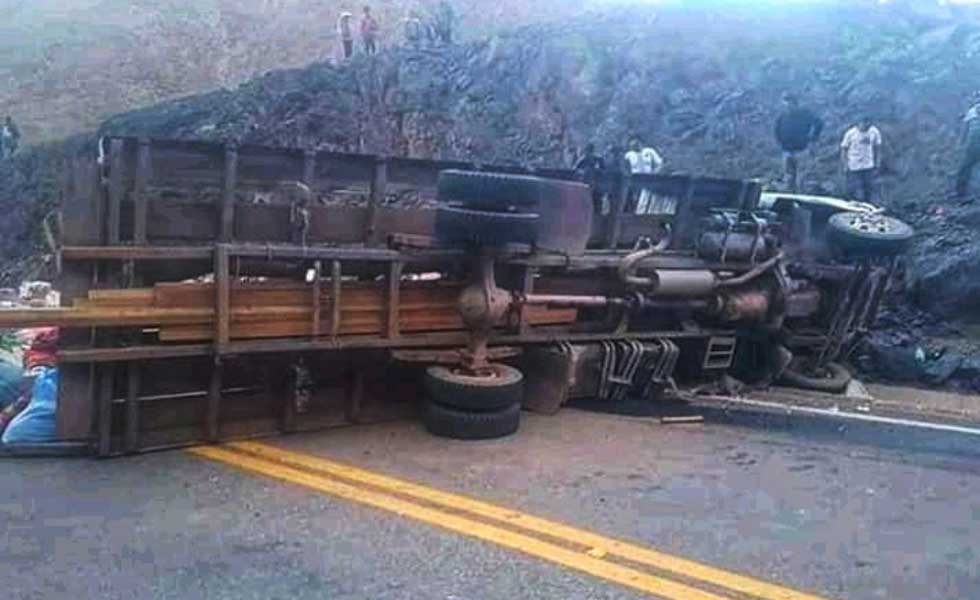 Accidente-Bolivia-Camion-Potosi-Tw