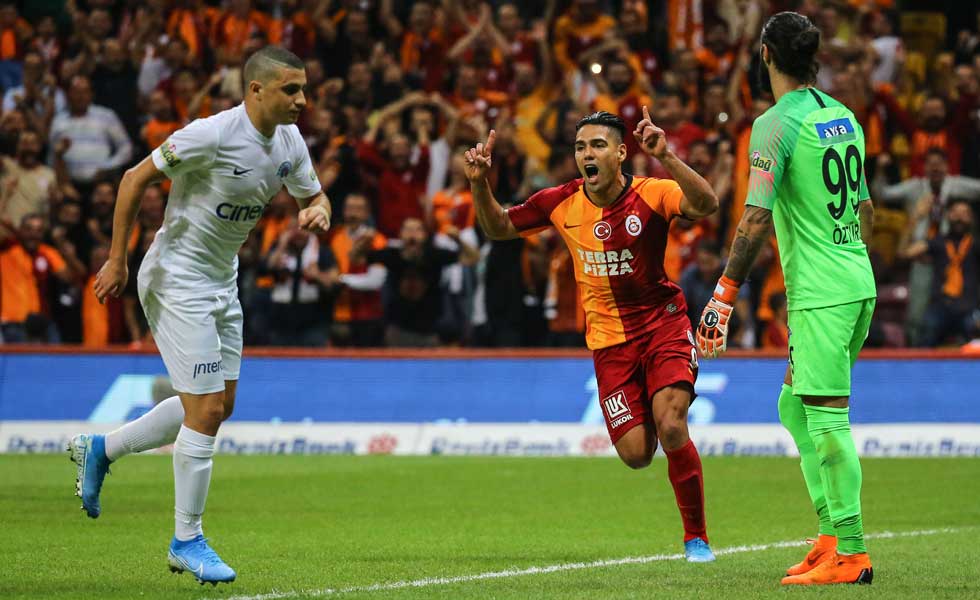 Galatasaray-Falcao-Gol-Debut-AA