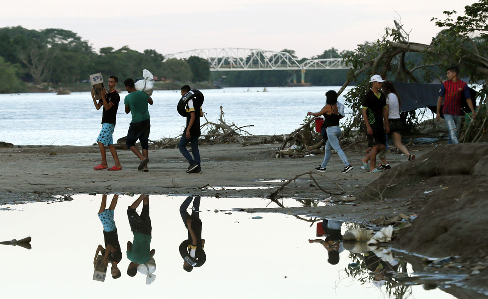 Rio-Arauca-Migraciona-Vneezolanos-Efe