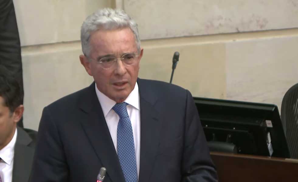 Alvaro-Uribe-Senador-Congreso-Plenaria-Video
