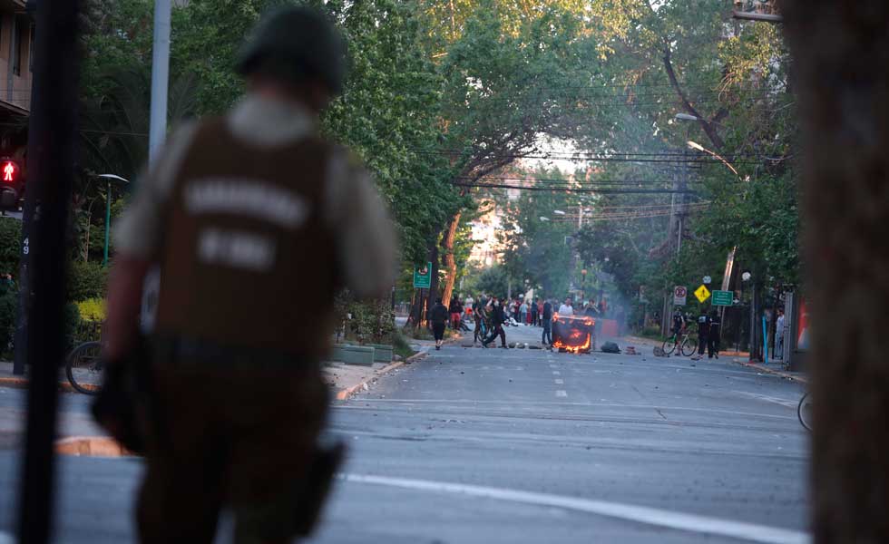 Disturbios-Protestas-Chile-Policia-EFE