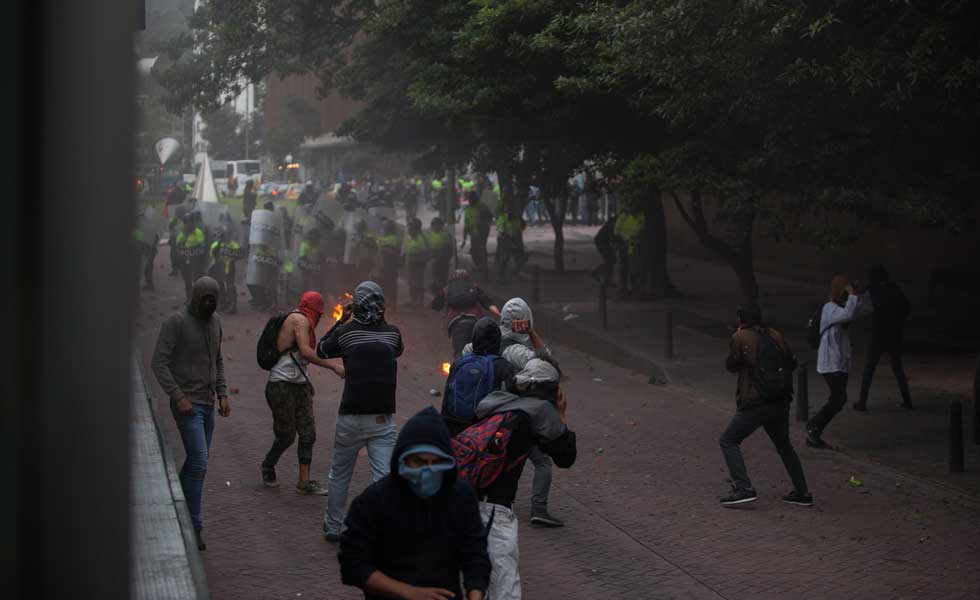 Disturbios-Protestas-Policia-Encapuchados-Esmad-Manifestaciones-AA
