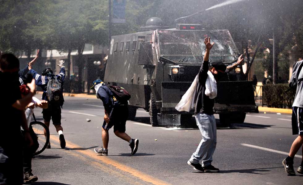 Manifestacion-Chile-Protestas-Jovenes-Diturbios-EFE-5