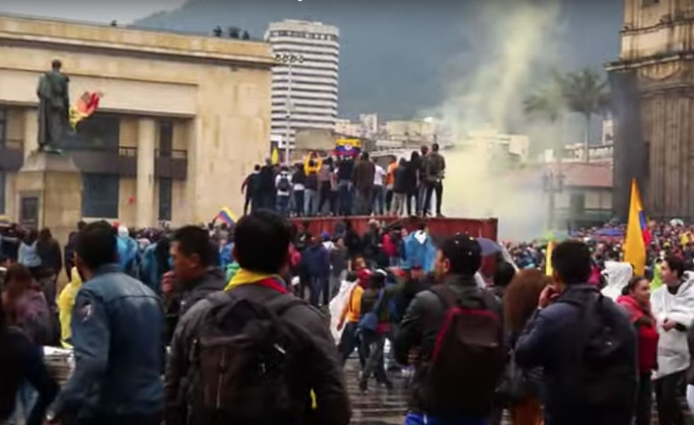 Protesta-Plaza-Bogota-CV