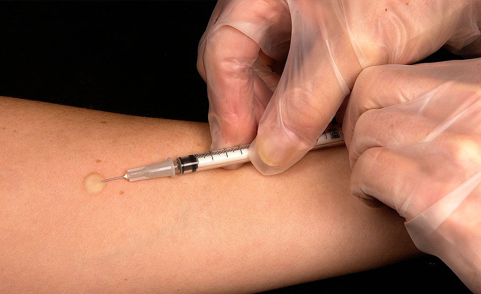 vacuna-inyeccion-aguja-enfermedad-gsdu1