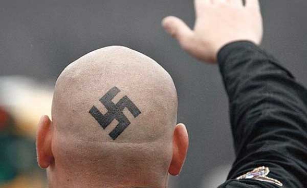 1611749Neonazi-Alemania_Fotor