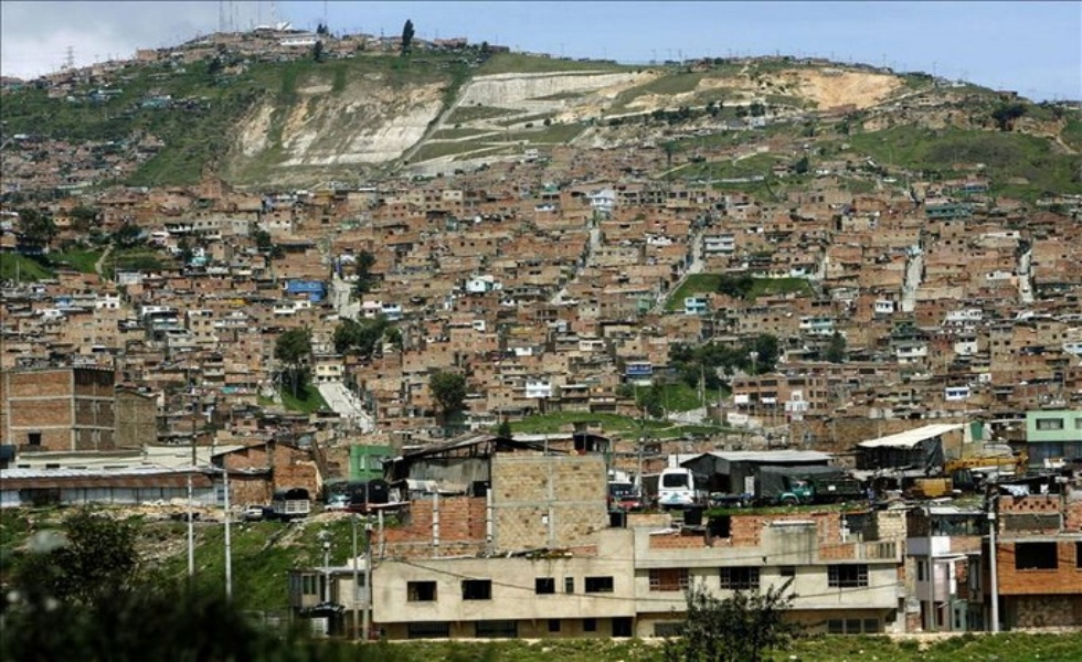 pobreza-colombia-comunas-efe