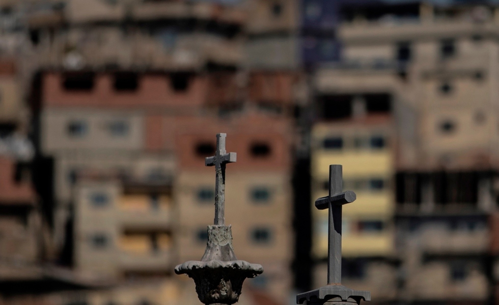cementerio-cruz-muerte-brasil-efe