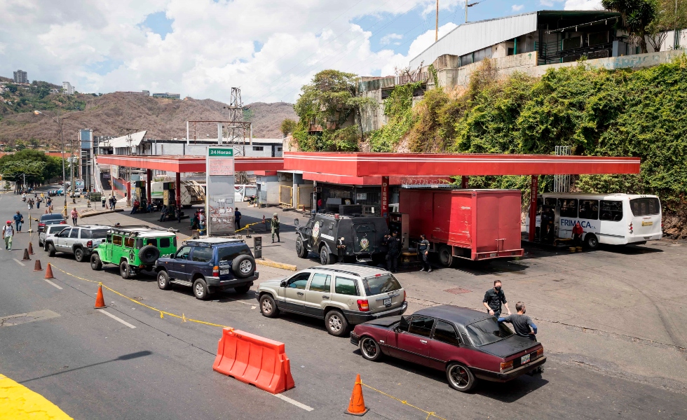 fila-carros-combustible-gasolina-venezuela-efe