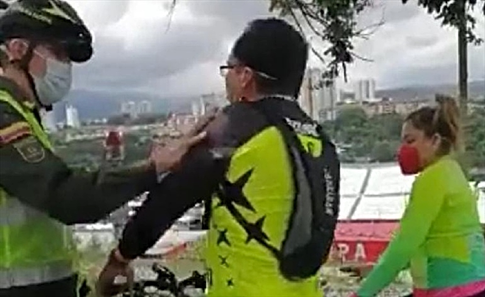 supuesta-agresion-policia-ciclista-bucaramanga-cap