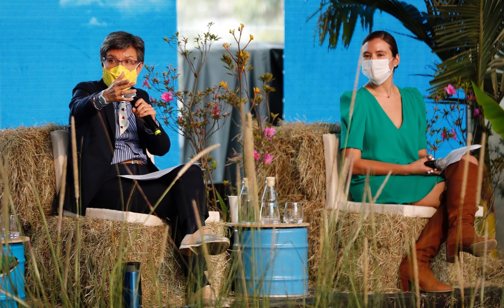 Mayor of Bogota Claudia Lopez (L) and the Director of the District Institute of the Arts (Idartes) Catalina Valencia (R), participate in the "I International Forum Breathe Art" in Bogota, Colombia, 30 September 2020. EPA / Mauricio Dueñas Castañeda