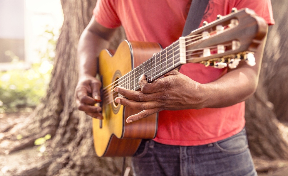 guitarra-cantante-artista-gsdu