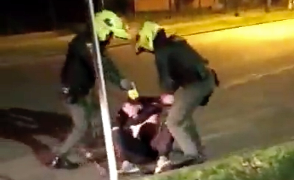 policia-brutalidad-ataque-bogota-video