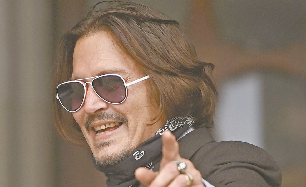 London (United Kingdom), 15/07/2020.- US actor Johnny Depp arrives to the Royal Courts of Justice in London, Britain, 15 July 2020. Depp is suing The Sun's newspaper publisher News Group Newspapers (NGN) over claims he abused his ex-wife, US actress Amber Heard, reports state. (Reino Unido, Londres) EFE/EPA/FACUNDO ARRIZABALAGA