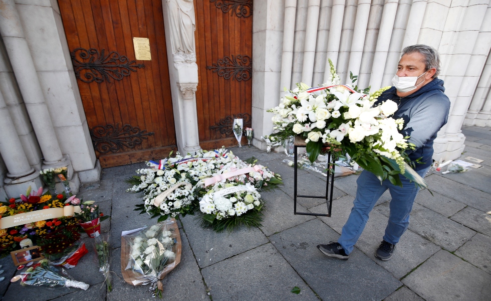 ramo-acto-funebre-atentado-francia-terrorismo-efe