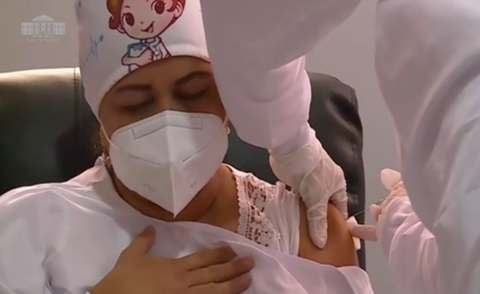 Enfermera-Vacunada-Colombia