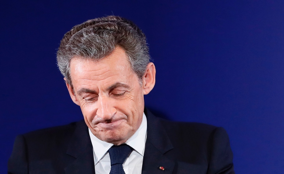 Paris (France).- (FILE) - Former French President Nicolas Sarkozy delivers a speech after being defeated on the first round of the French right wing party 'Les Republicains' (LR) primaries in Paris, France, 20 November 2016 (reissued 01 March 2021). Former French President Nicolas Sarkozy has been sentenced to three years in prison for corruption. Two years of the sentence will be suspended. In 2013, Nicolas Sarkozy was using a false name, Paul Bismuth, to make phone calls to his lawyer, Thierry Herzog, about the decision that the Court of Cassation was about to take regarding the seizure of presidential diaries in a separate case. (Francia) EFE/EPA/IAN LANGSDON / POOL *** Local Caption *** 53685168