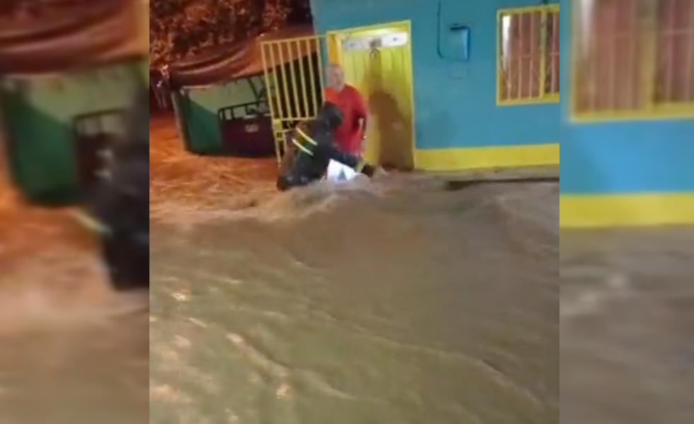 Inundaciones Por Lluvias En San Carlos, Antioquia Deja Más De 600 ...