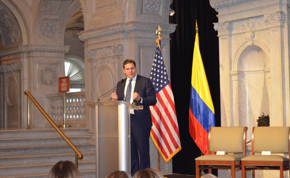 Foto: @PinzonBueno
"Colombia siempre por encima de todo. Con amor por nuestro pueblo y nuestra patria", fue el mensaje que dejó el embajador Pinzón en su renuncia.