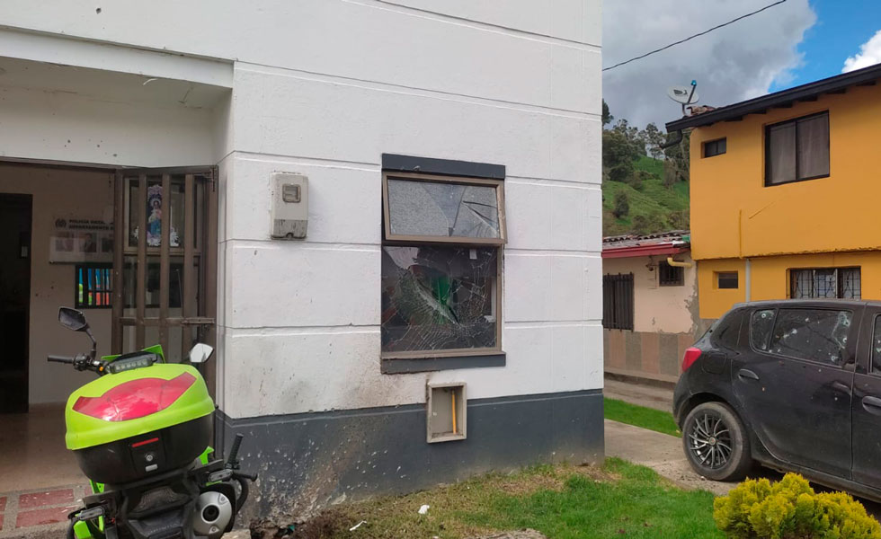 Atentado contra la Policía en Antioquia
Foto: @DenunciasAntio2