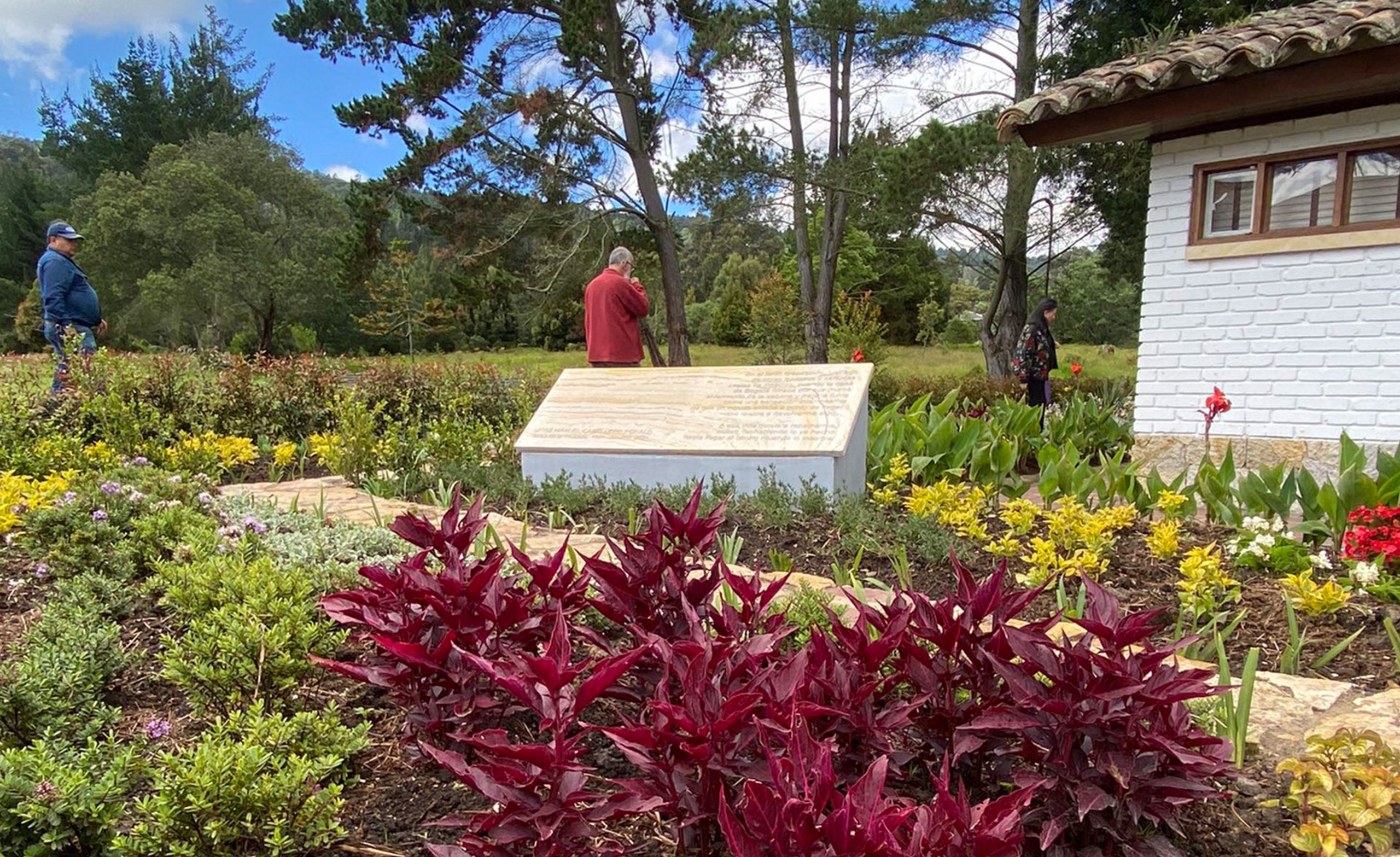 Inauguran Jardín de la Amistad José Caballero en Chía