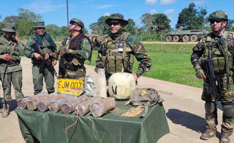 Militares desactivan explosivos en la frontera